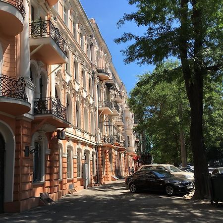 Apartamenty Na Sofievskoy Odessa Esterno foto