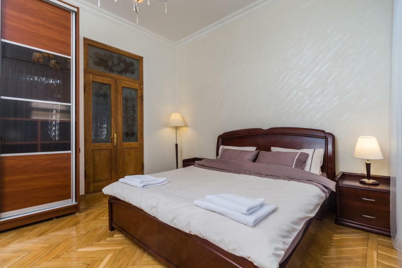 Apartamenty Na Sofievskoy Odessa Esterno foto