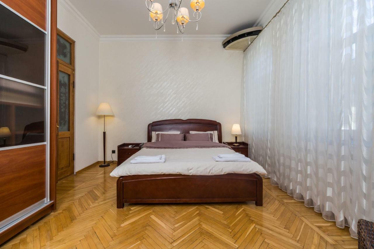 Apartamenty Na Sofievskoy Odessa Esterno foto