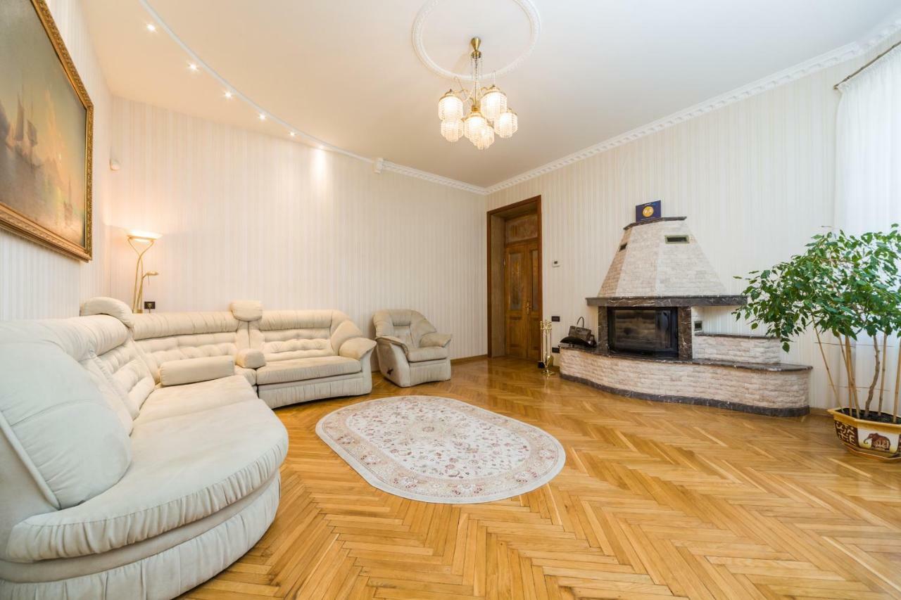 Apartamenty Na Sofievskoy Odessa Esterno foto