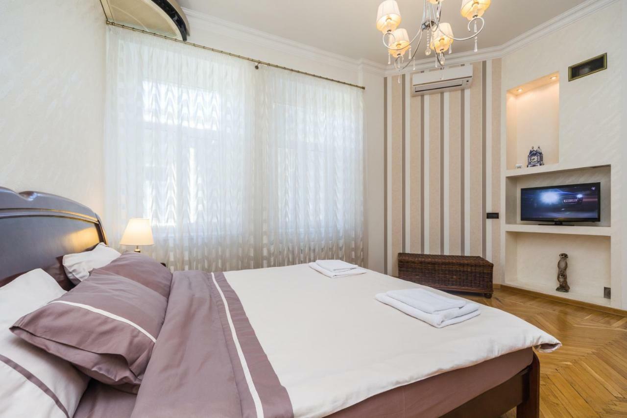 Apartamenty Na Sofievskoy Odessa Esterno foto